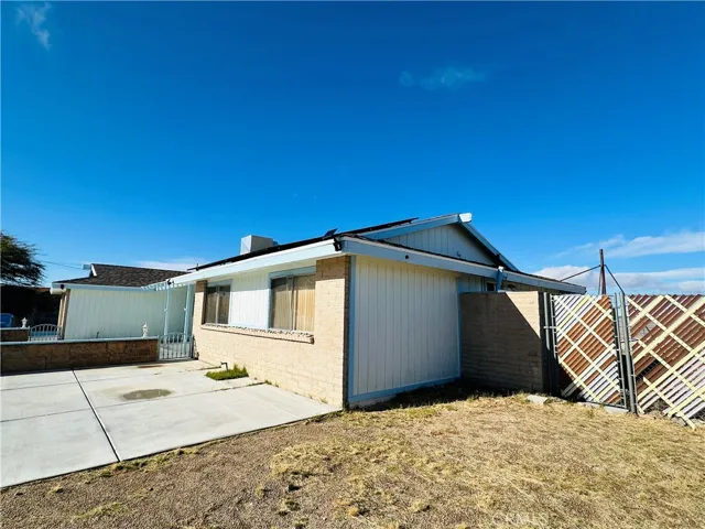 28048 Crestview Road, Barstow, California 92311
