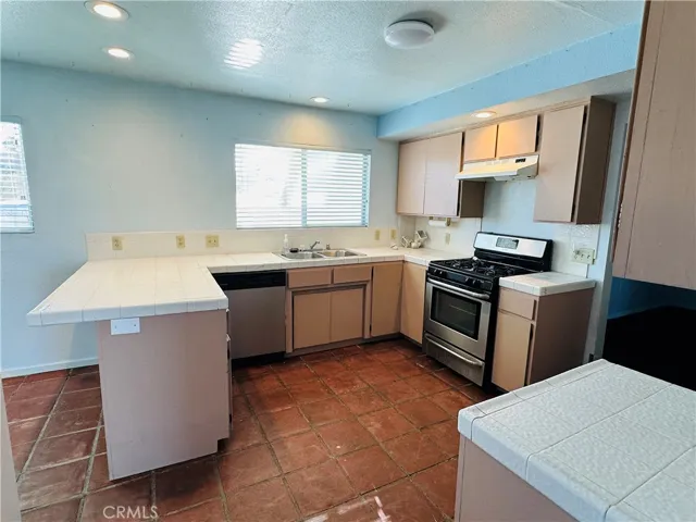 28048 Crestview Road, Barstow, California 92311