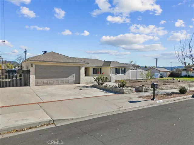 3262 Black Avenue, Simi Valley, California 93063