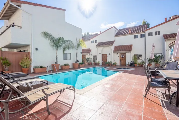 10926 Bluffside Drive 9, Studio City, California 91604
