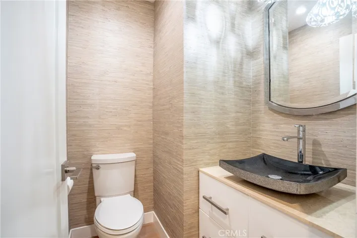 10926 Bluffside Drive 9, Studio City, California 91604