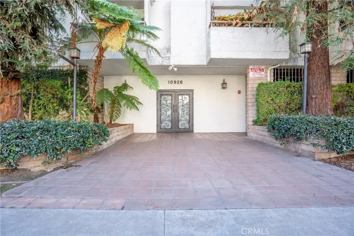 FRONT ENTRY