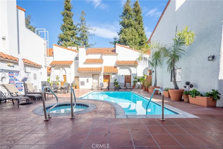 10926 Bluffside Drive 9, Studio City, California 91604