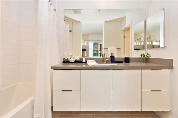 1030 S Harbor Boulevard, Oxnard, California 93035
