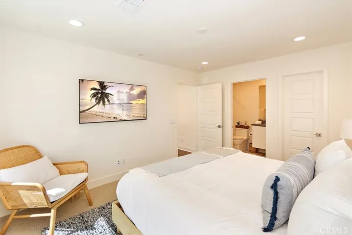 1030 S Harbor Boulevard, Oxnard, California 93035
