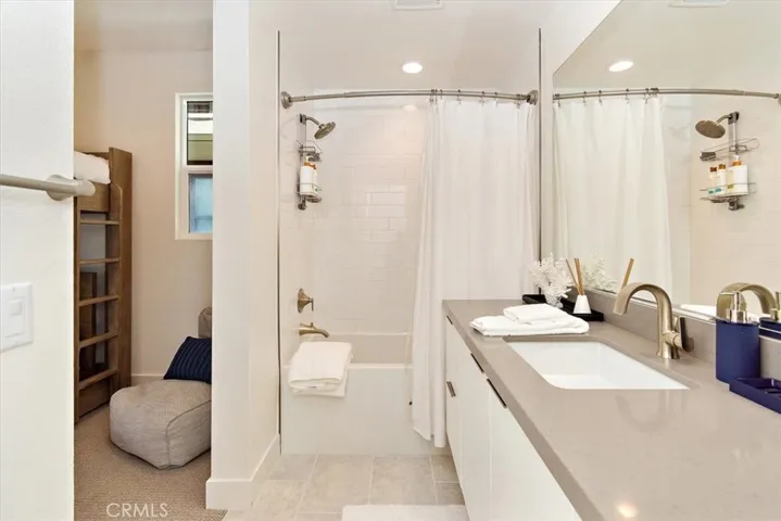 1030 S Harbor Boulevard, Oxnard, California 93035