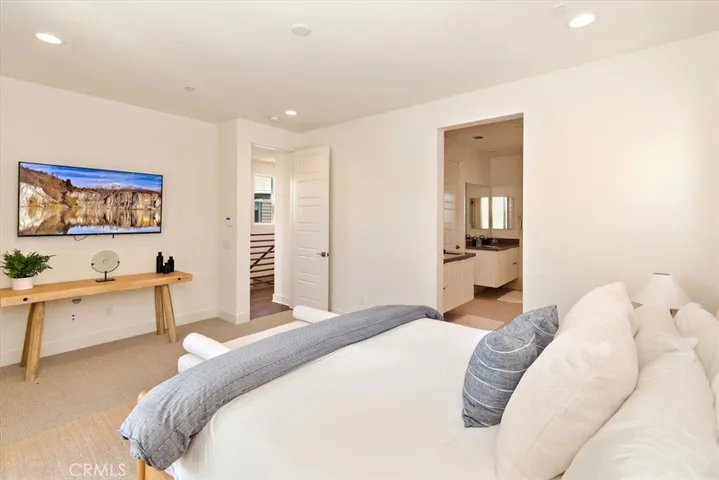 1030 S Harbor Boulevard, Oxnard, California 93035