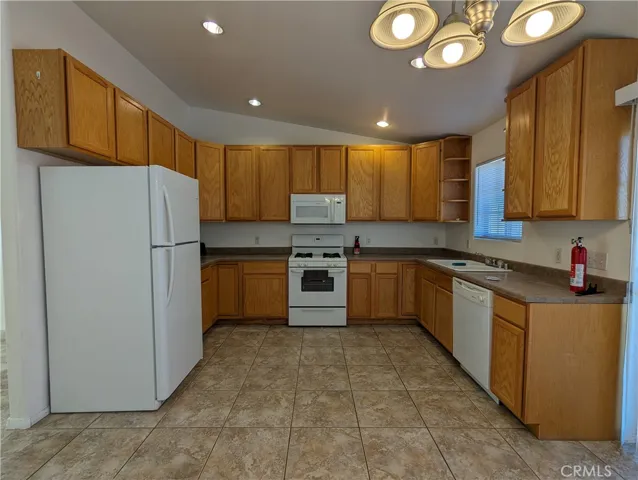 6810 Manzanita, 29 Palms, California 92277
