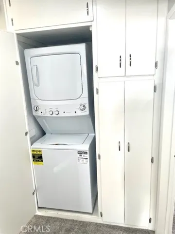 8215 Sewell: Inside Laundry