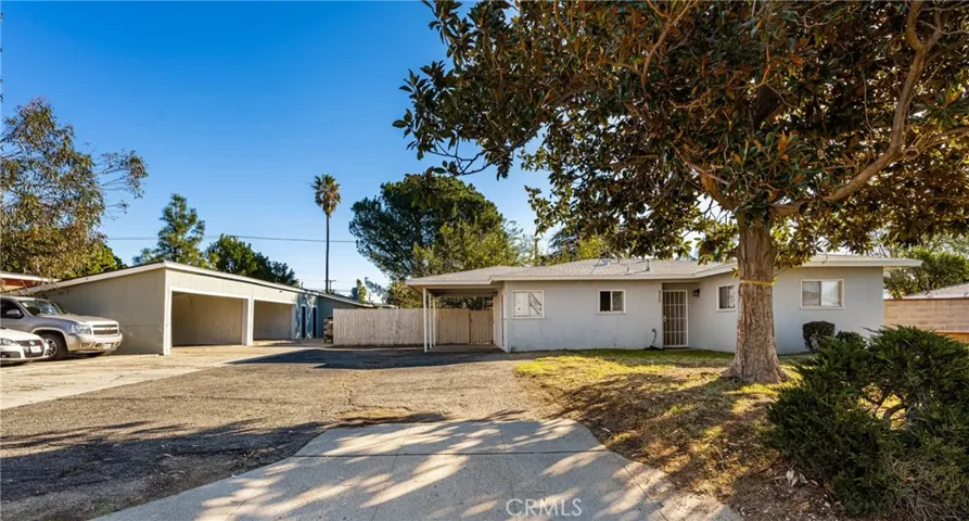 8215 Sewell and abundance of parking