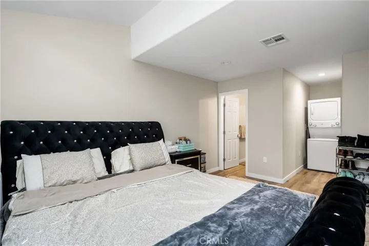 Unit B Master bedroom