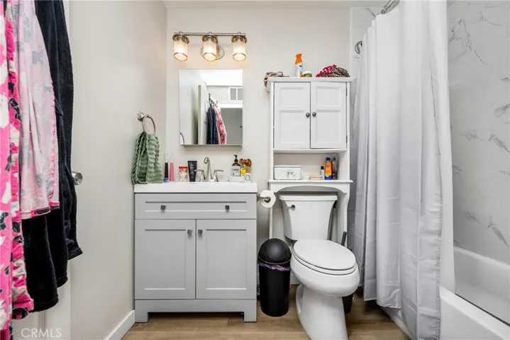 Unit A bathroom