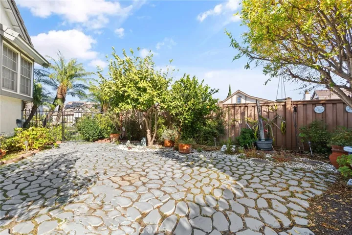 5952 E Calle Principia, Anaheim Hills, California 92807