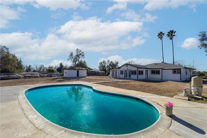 11376 Holmes Avenue, Jurupa Valley, California 91752