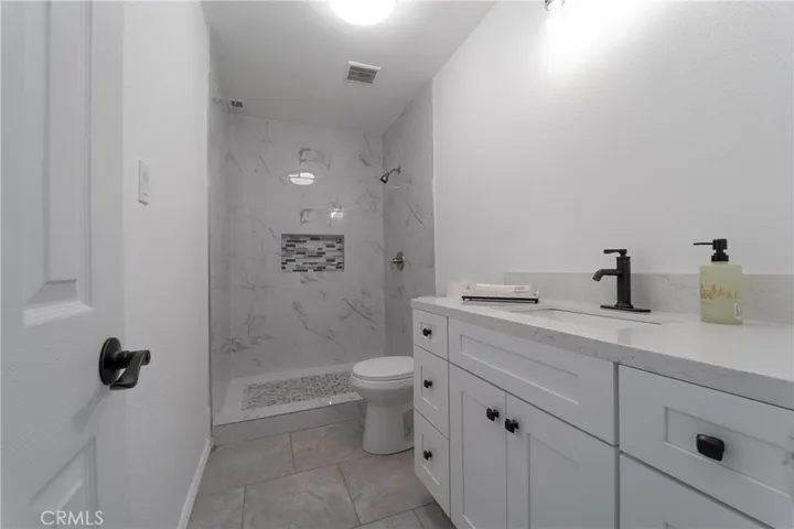 11376 Holmes Avenue, Jurupa Valley, California 91752