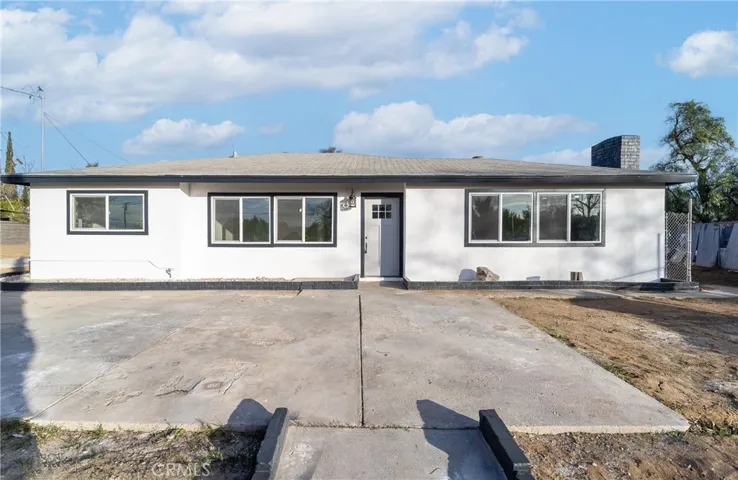 11376 Holmes Avenue, Jurupa Valley, California 91752