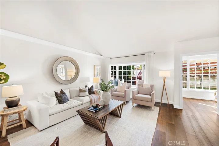 3008 Mountain View Drive, Laguna Beach, California 92651