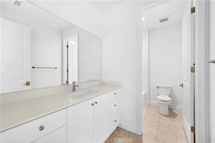 135 Jayhawk, Irvine, California 92602