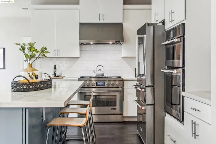 6611 Donlon Way, Dublin, California 94568-4697