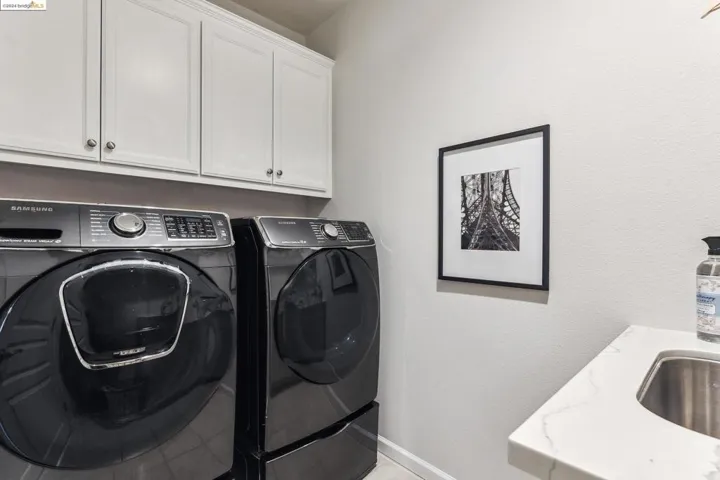 6611 Donlon Way, Dublin, California 94568-4697
