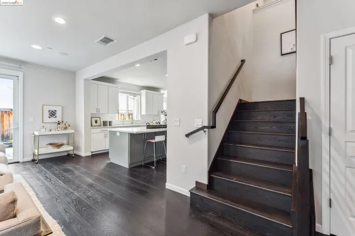 6611 Donlon Way, Dublin, California 94568-4697