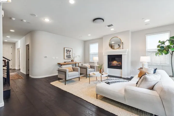 6611 Donlon Way, Dublin, California 94568-4697