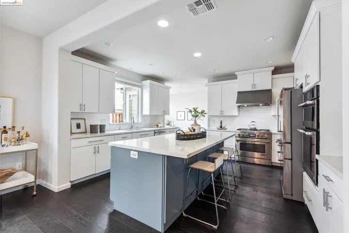 6611 Donlon Way, Dublin, California 94568-4697