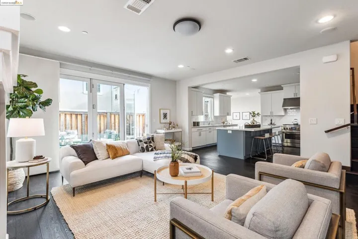 6611 Donlon Way, Dublin, California 94568-4697