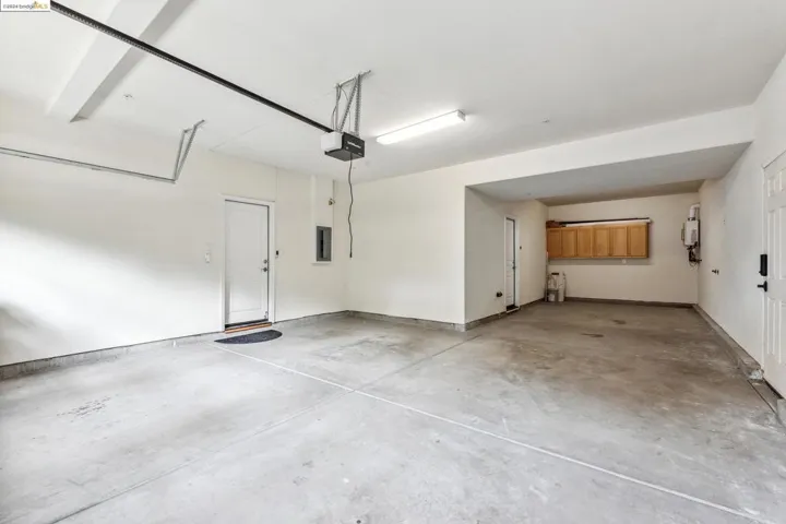 6611 Donlon Way, Dublin, California 94568-4697