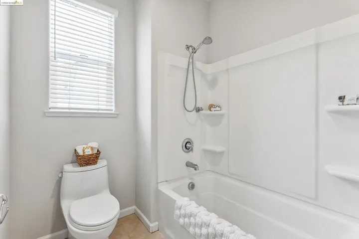 6611 Donlon Way, Dublin, California 94568-4697