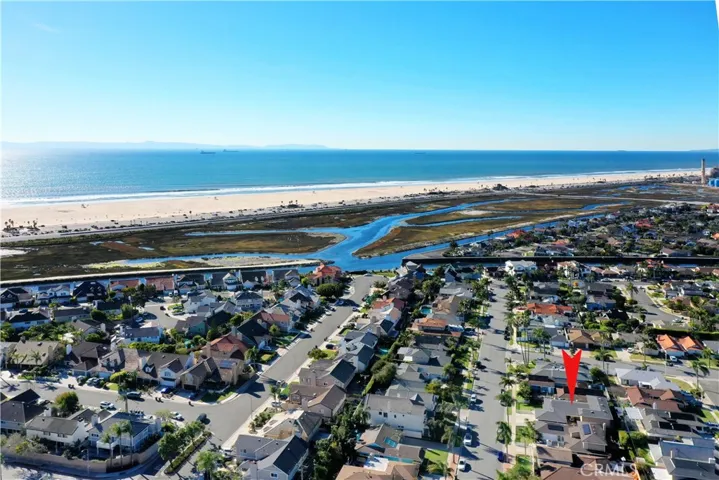 Newport West is a Very Popular Beach-Close Family-Friendly Neighborhood