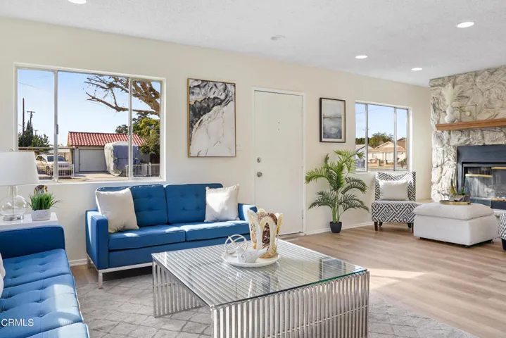 8429 Alameda-20