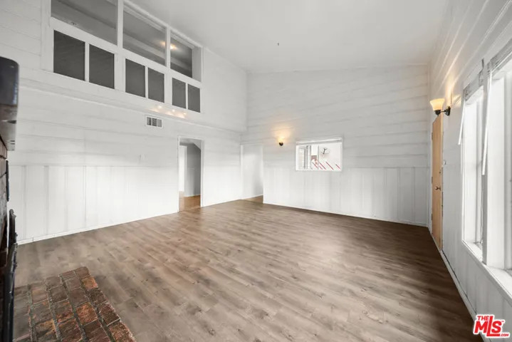 1897 Seigneur Avenue, Los Angeles, California 90032