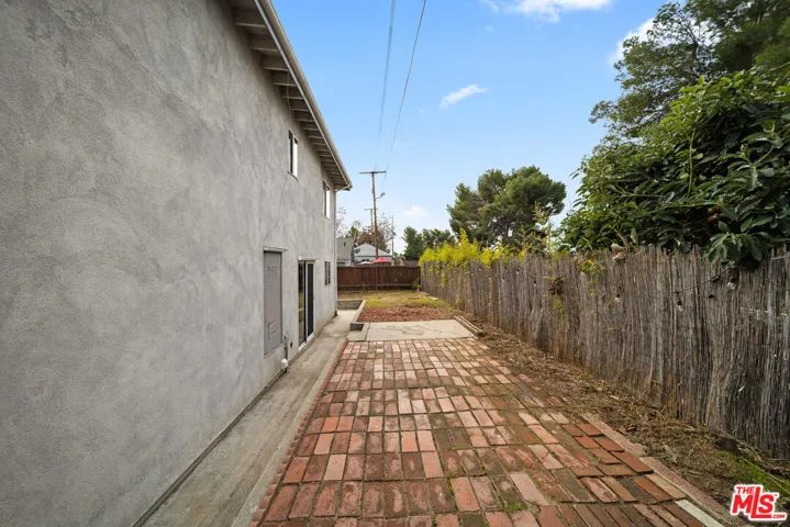 1897 Seigneur Avenue, Los Angeles, California 90032