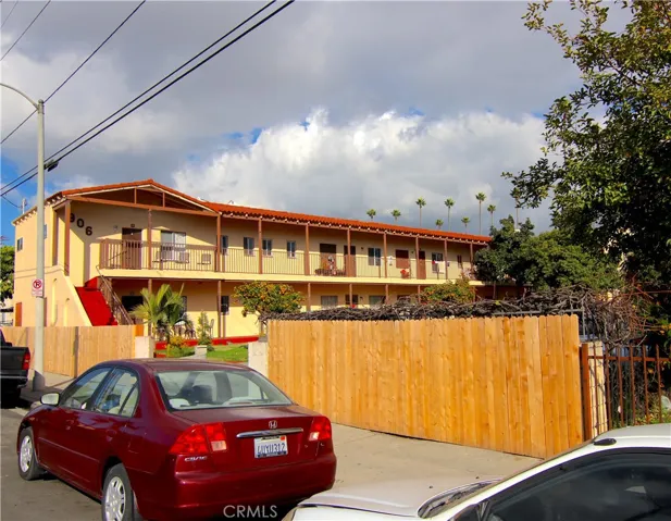 906 N Fries Avenue, Wilmington, California 90744
