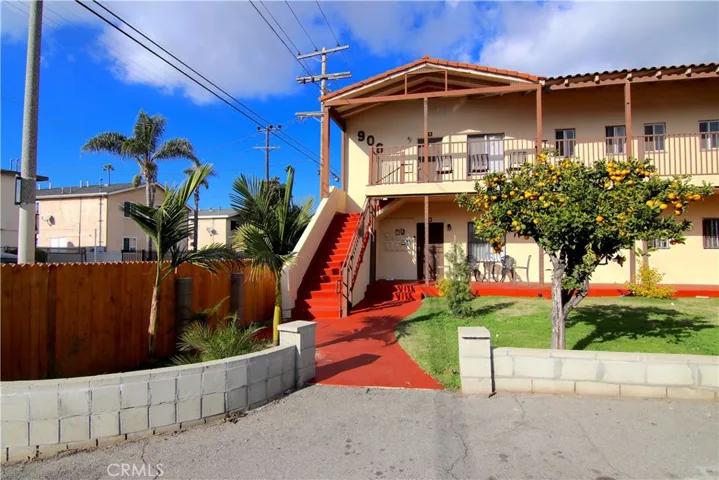906 N Fries Avenue, Wilmington, California 90744