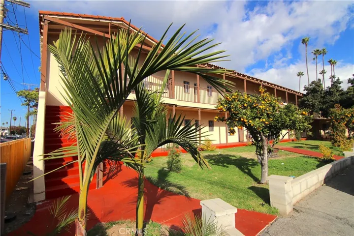 906 N Fries Avenue, Wilmington, California 90744