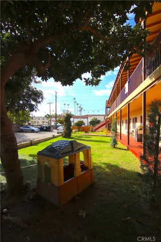 906 N Fries Avenue, Wilmington, California 90744