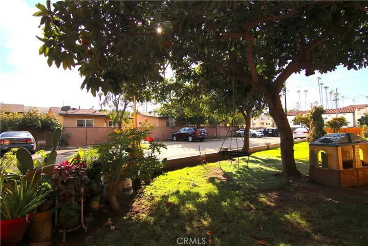 906 N Fries Avenue, Wilmington, California 90744