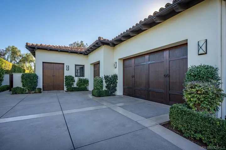 18495 Calle La Serra, Rancho Santa Fe, California 92091