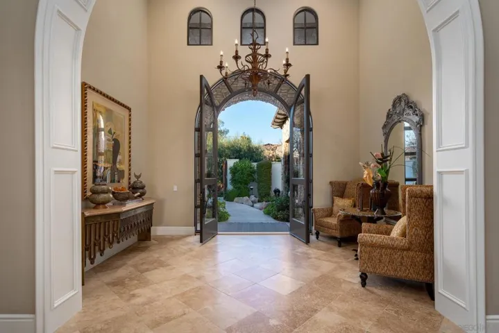 18495 Calle La Serra, Rancho Santa Fe, California 92091
