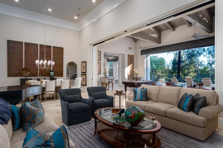 18495 Calle La Serra, Rancho Santa Fe, California 92091