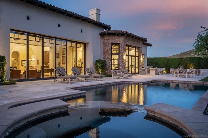 18495 Calle La Serra, Rancho Santa Fe, California 92091