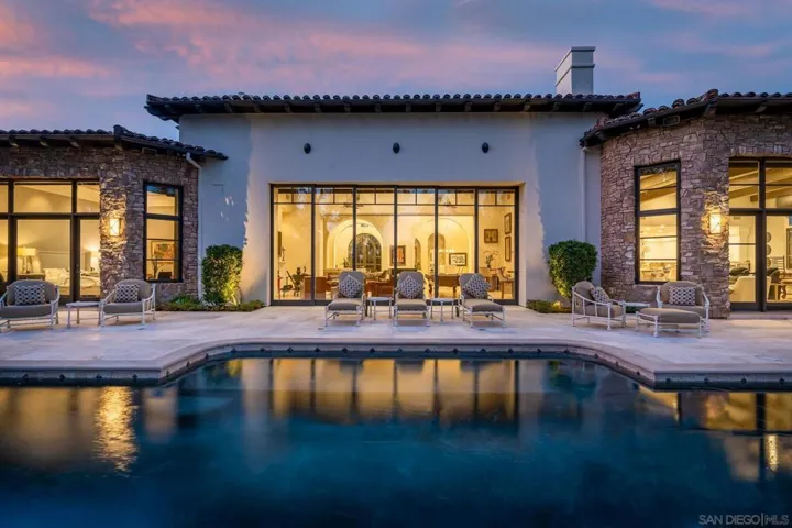 18495 Calle La Serra, Rancho Santa Fe, California 92091