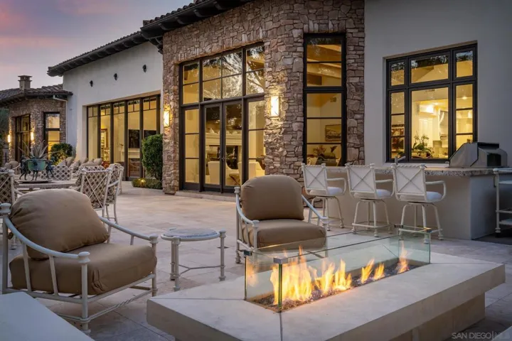 18495 Calle La Serra, Rancho Santa Fe, California 92091