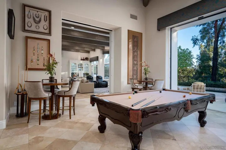 18495 Calle La Serra, Rancho Santa Fe, California 92091