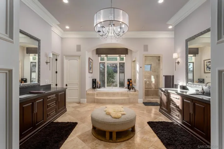 18495 Calle La Serra, Rancho Santa Fe, California 92091