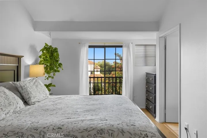 529 W 220th Street 32, Carson, California 90745