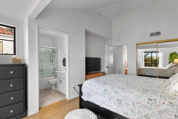 529 W 220th Street 32, Carson, California 90745