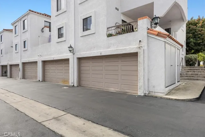 529 W 220th Street 32, Carson, California 90745